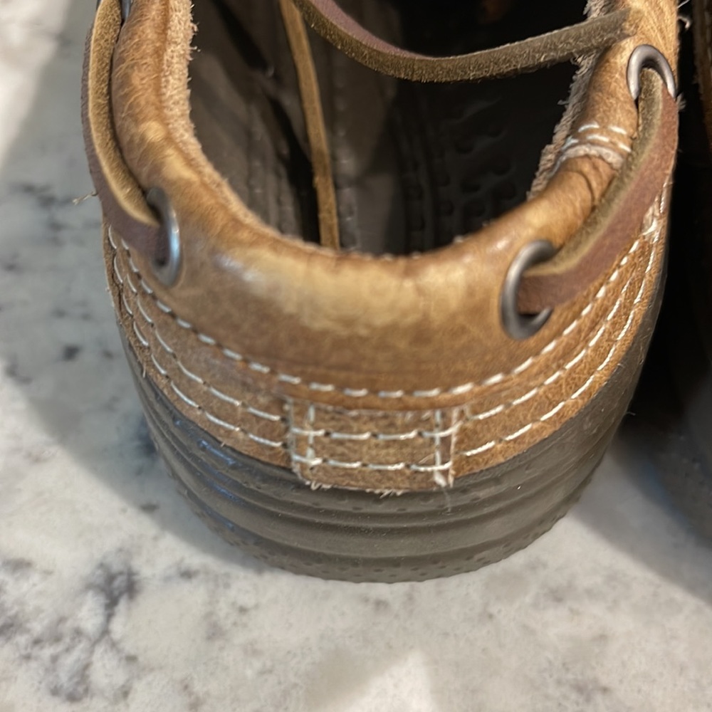 Crocs shoe like brown with leather ties. Size 7 womens - Picture 3 of 8